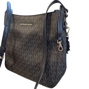 MICHAEL KORS Jet Set Traveler Messenger Crossbody